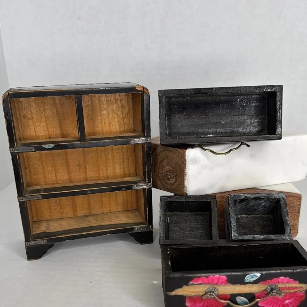Vtg Japanese miniature hand painted black Wood 4 drawer chest Jewelry dollhouse